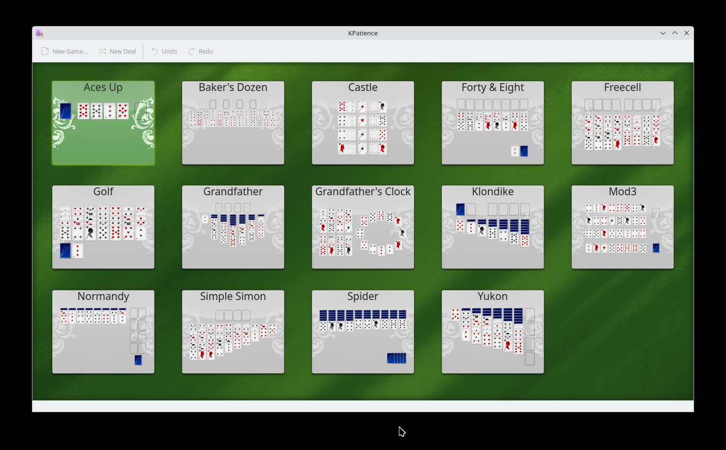screenshot of the KPatience app showing various card games available like Aces Up, Castle, Grandfather and others.