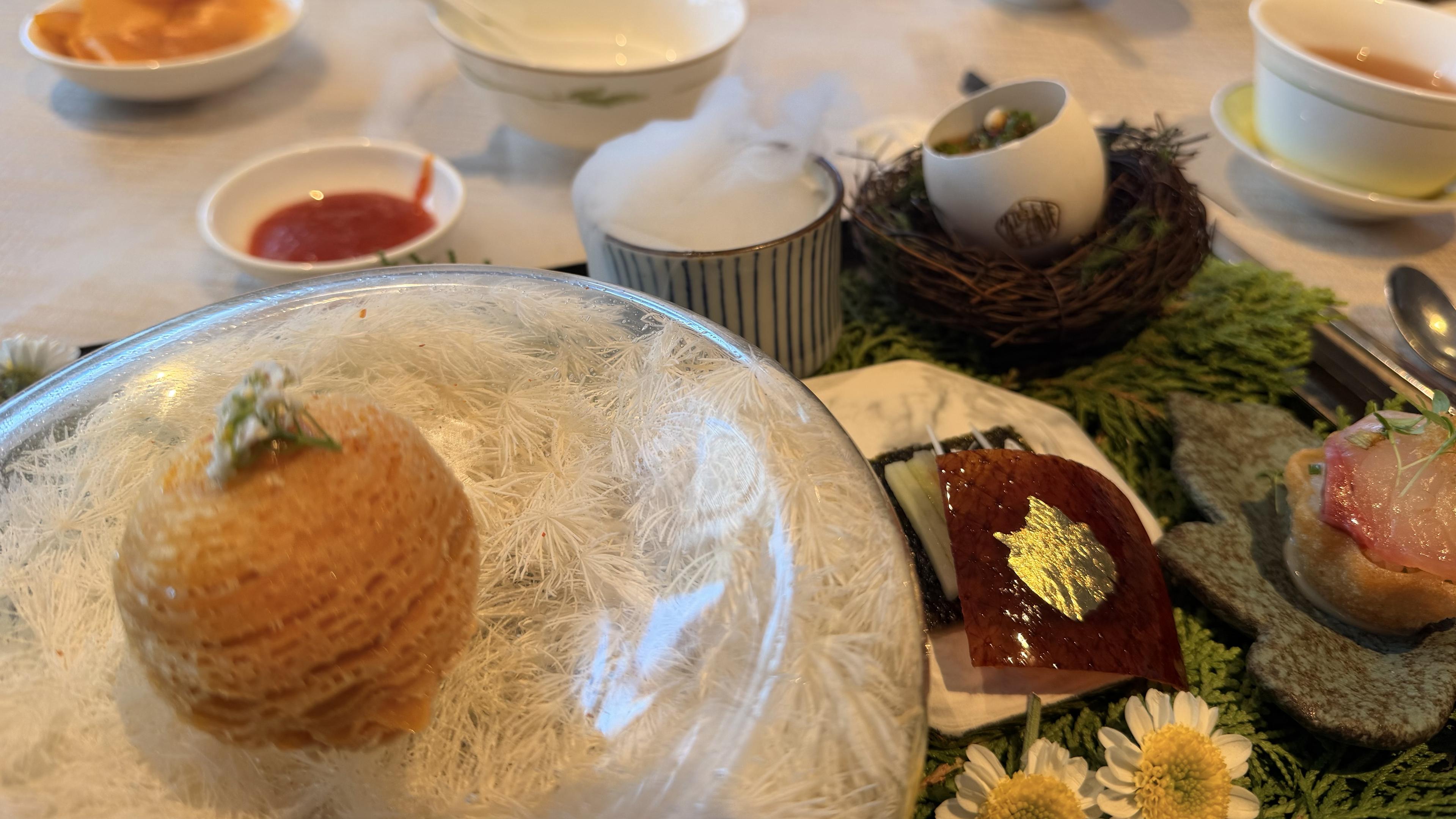 Peach Blossom’s signature set: laksa crab puff, chicken rice tart, and various items. Extremely classic but modern Chinese fine dining